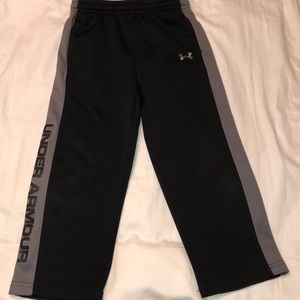 Under armor boys black and gray pants size 4T